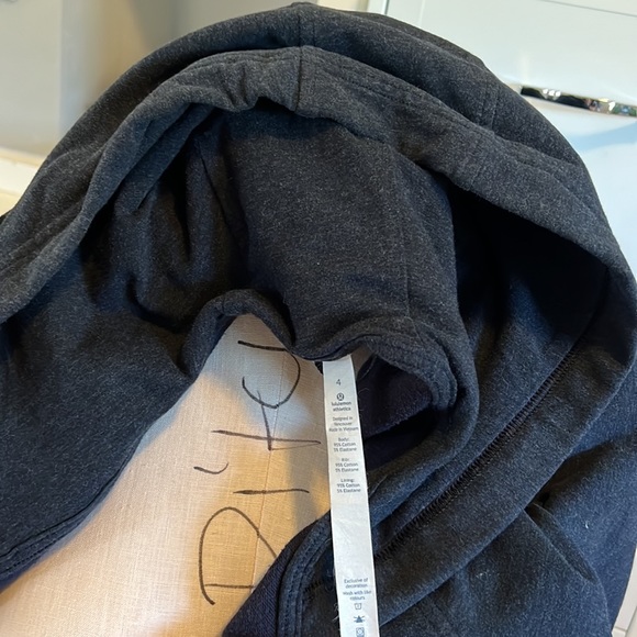 Lululemon Navy Zip Up Hoodie- Size 4 - Picture 3 of 3